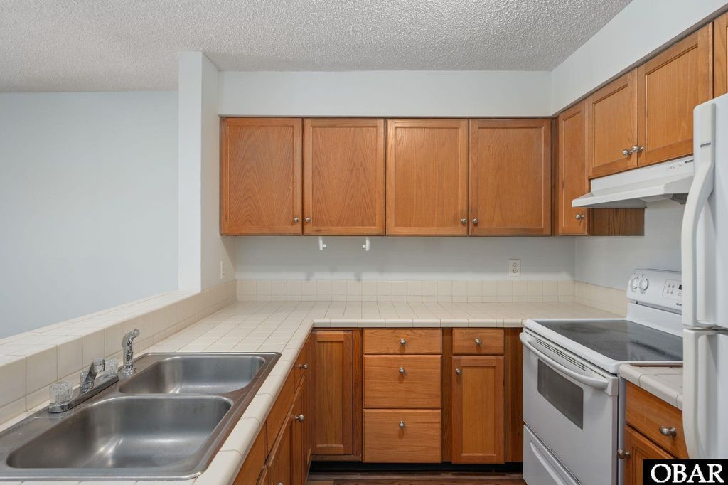 Image 19 of property listing at 117 Old NC 345, Manteo, NC 27954