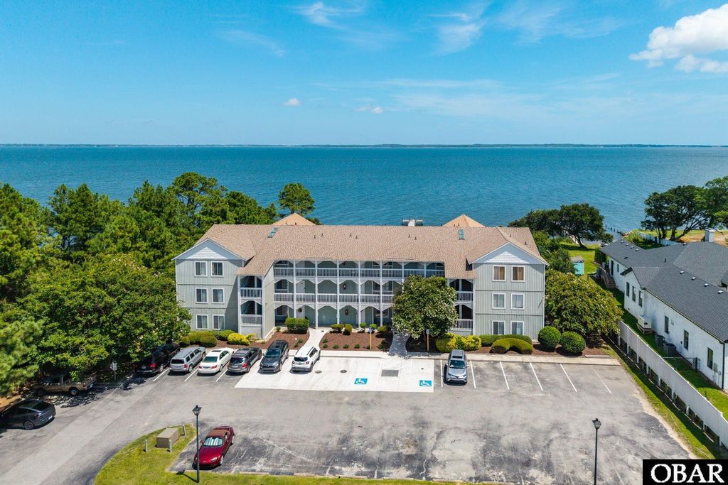 Image 3 of property listing at 117 Old NC 345, Manteo, NC 27954