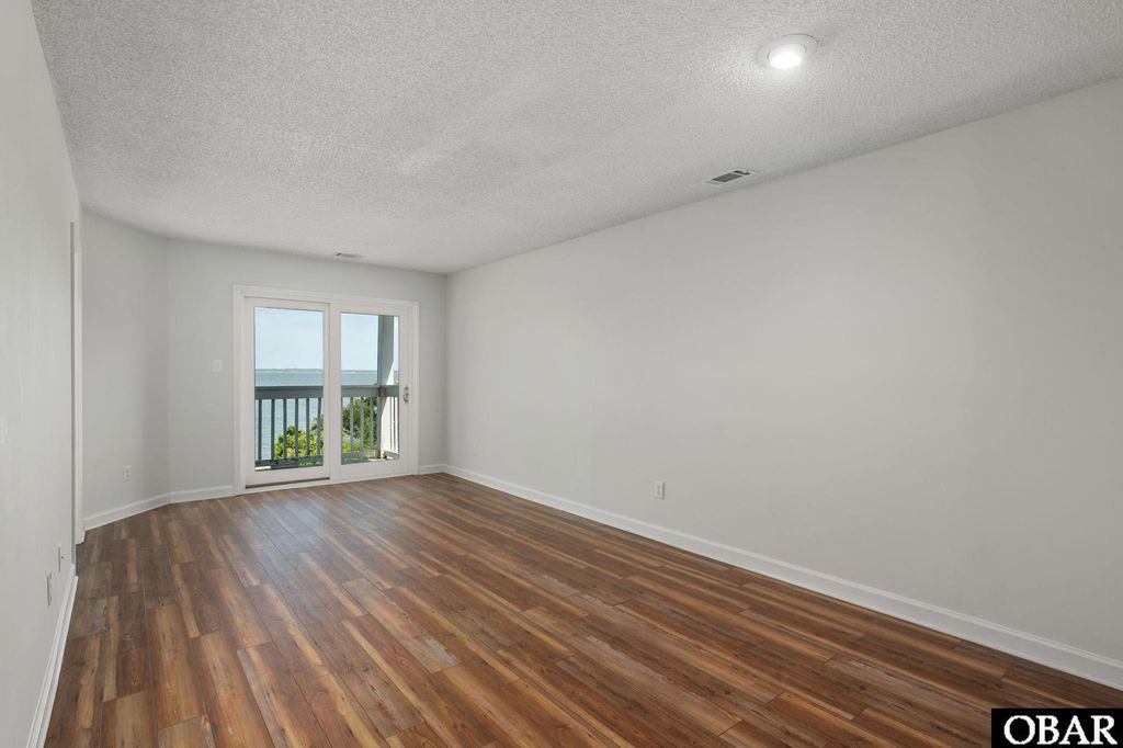 Image 5 of property listing at 117 Old NC 345, Manteo, NC 27954