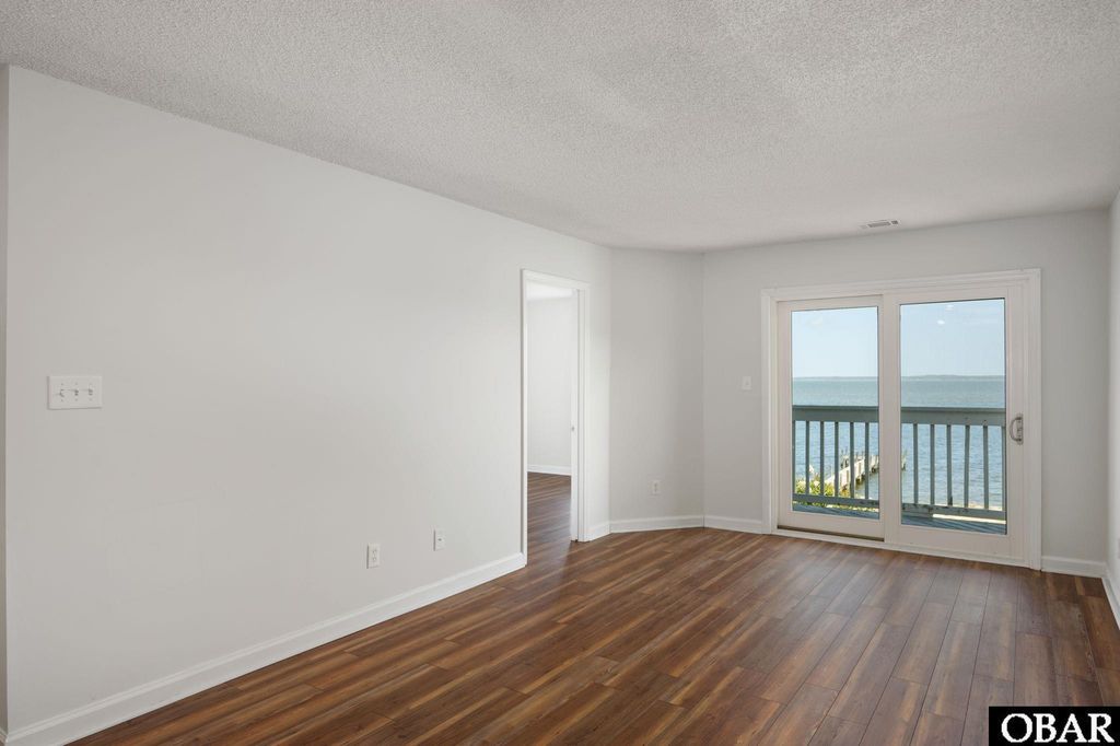 Image 7 of property listing at 117 Old NC 345, Manteo, NC 27954