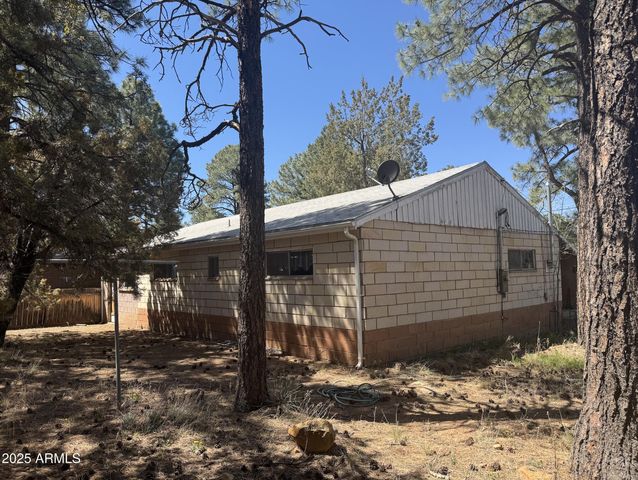 81 N 4TH Drive, Show Low, AZ 85901