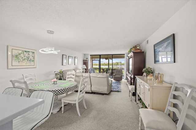 3100 SE Pruitt Rd Apt H105, Port St Lucie, FL 34952