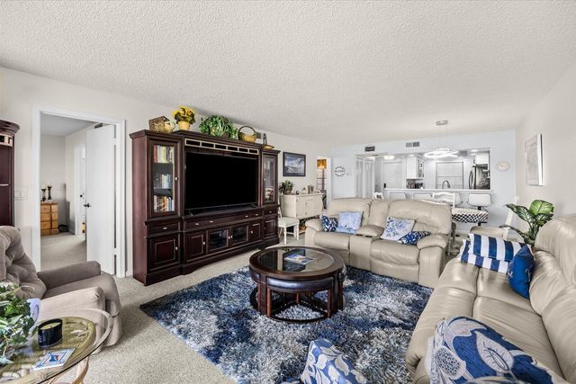 3100 SE Pruitt Rd Apt H105, Port St Lucie, FL 34952