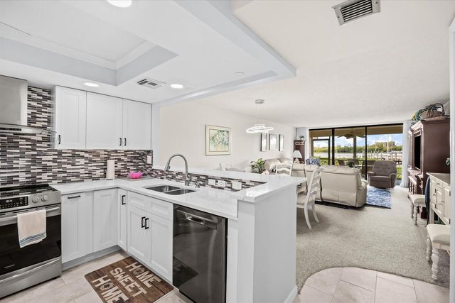 3100 SE Pruitt Rd Apt H105, Port St Lucie, FL 34952