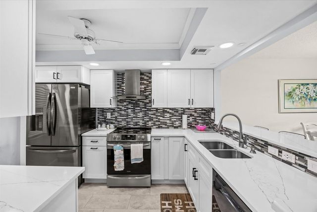3100 SE Pruitt Rd Apt H105, Port St Lucie, FL 34952