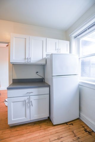 2113 N Mozart Street 1N, Chicago, IL 60647