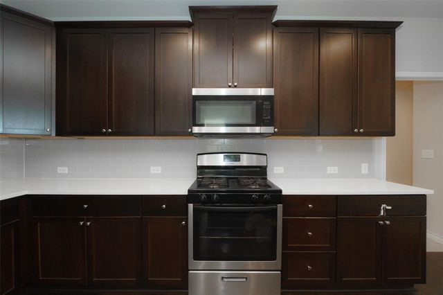 5304 GOLDEN CANARY LN 43, Austin, TX 78723