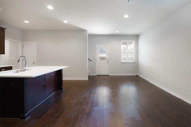 5304 GOLDEN CANARY LN 43, Austin, TX 78723