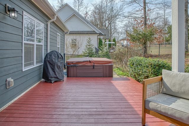 4912 Greenbrook Dr, Cookeville, TN 38506