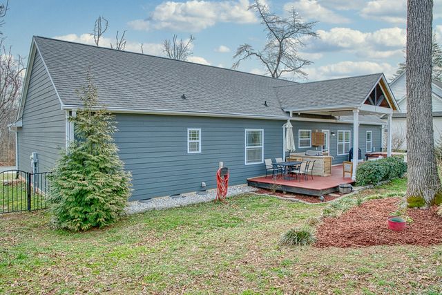 4912 Greenbrook Dr, Cookeville, TN 38506