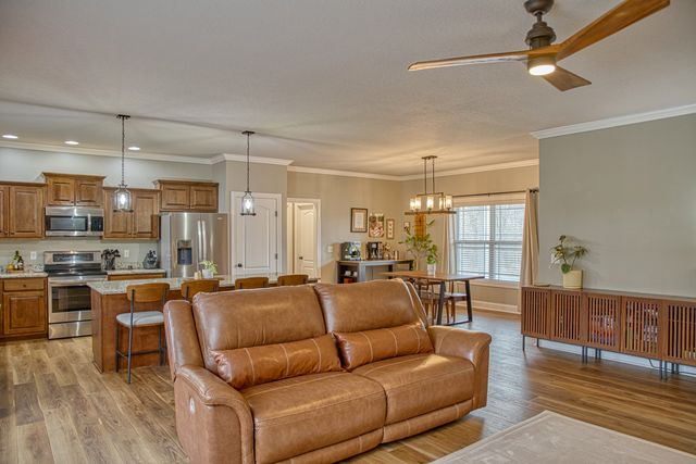 4912 Greenbrook Dr, Cookeville, TN 38506