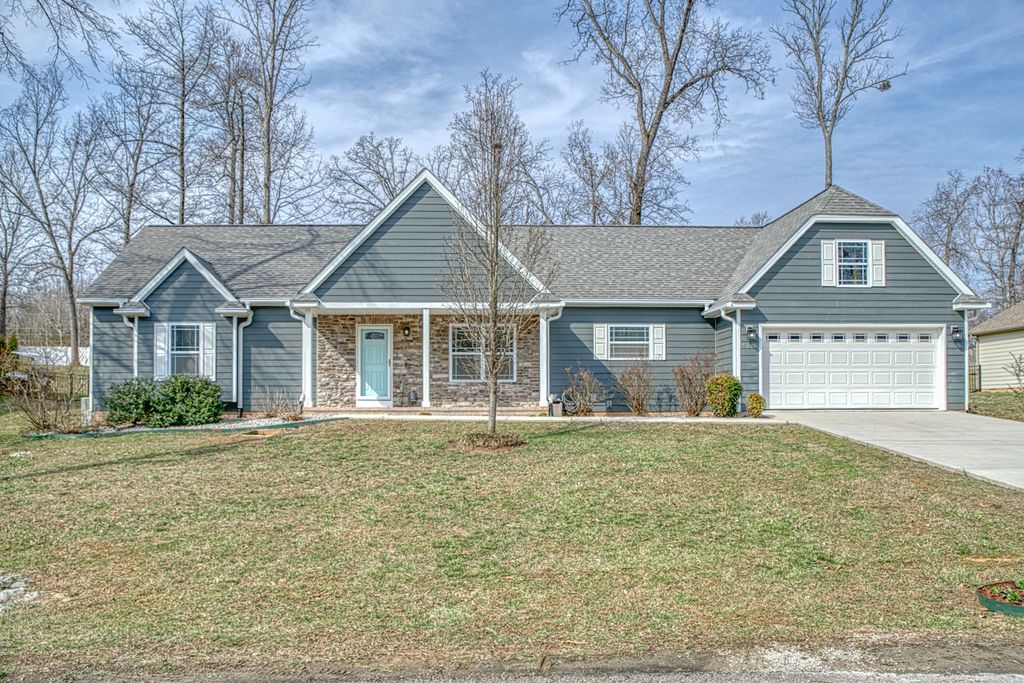4912 Greenbrook Dr, Cookeville, TN 38506