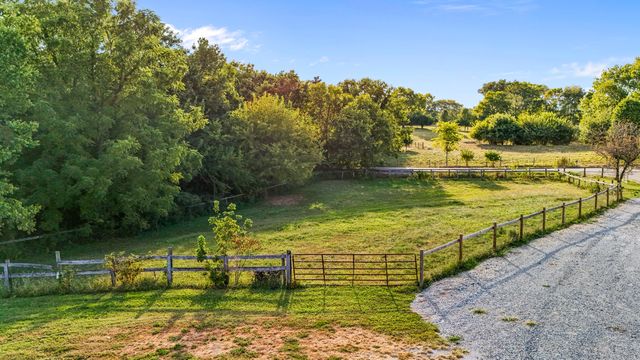 1150 Russell Cave Road, Cynthiana, KY 41031