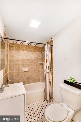 518 COLUMBUS RD, Burlington, NJ 08016
