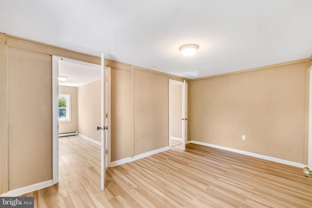 518 COLUMBUS RD, Burlington, NJ 08016