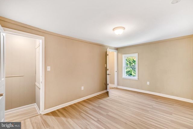 518 COLUMBUS RD, Burlington, NJ 08016