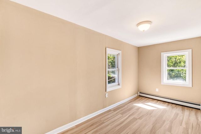 518 COLUMBUS RD, Burlington, NJ 08016