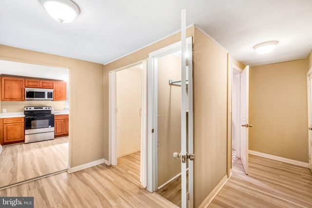 518 COLUMBUS RD, Burlington, NJ 08016