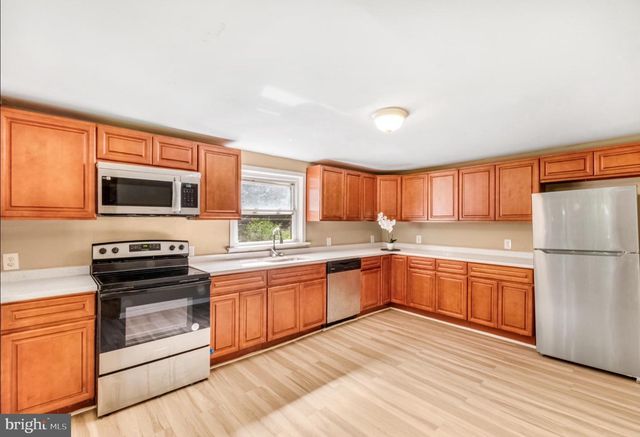 518 COLUMBUS RD, Burlington, NJ 08016