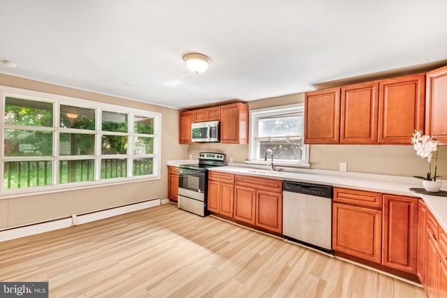 518 COLUMBUS RD, Burlington, NJ 08016