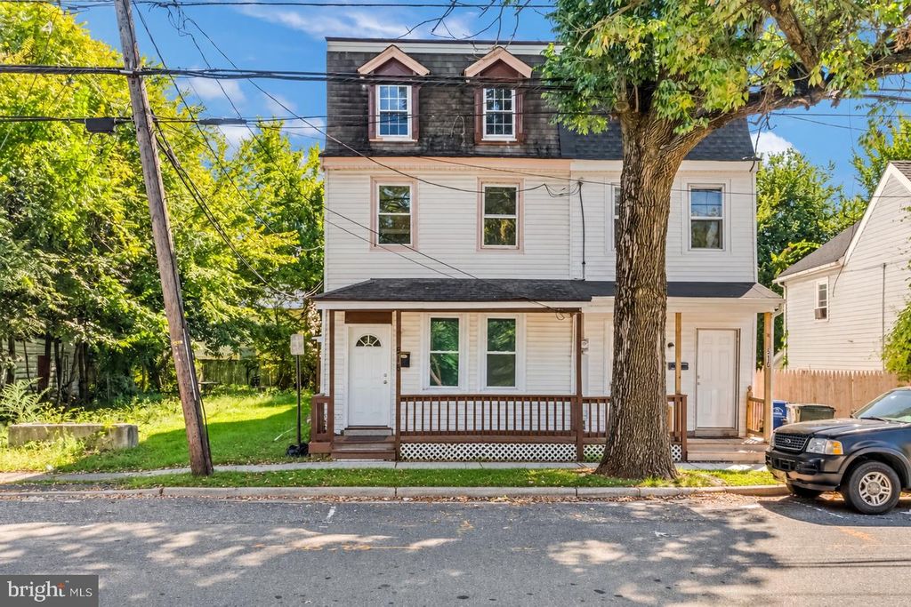 518 COLUMBUS RD, Burlington, NJ 08016