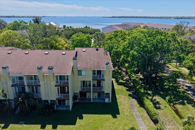 108 BRENT CIRCLE, Oldsmar, FL 34677