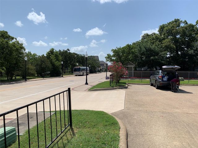 4100 College Main Street B, Bryan, TX 77801
