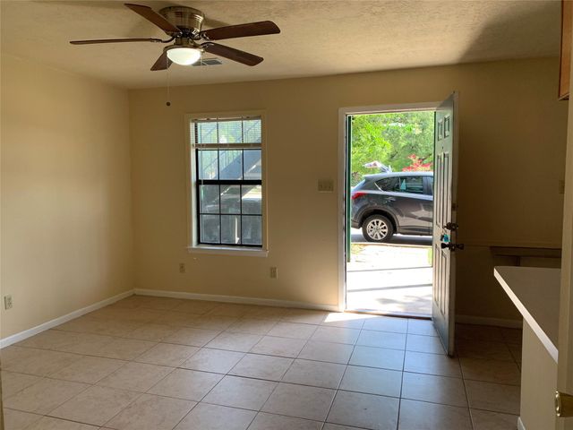 4100 College Main Street B, Bryan, TX 77801