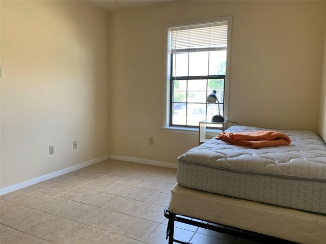 4100 College Main Street B, Bryan, TX 77801