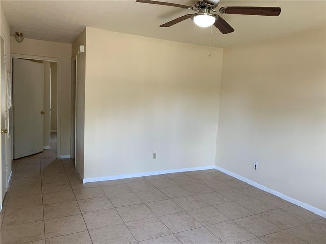 4100 College Main Street B, Bryan, TX 77801