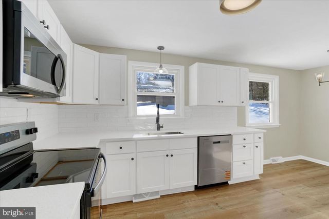 765 MARKET ST, Mount Wolf, PA 17347