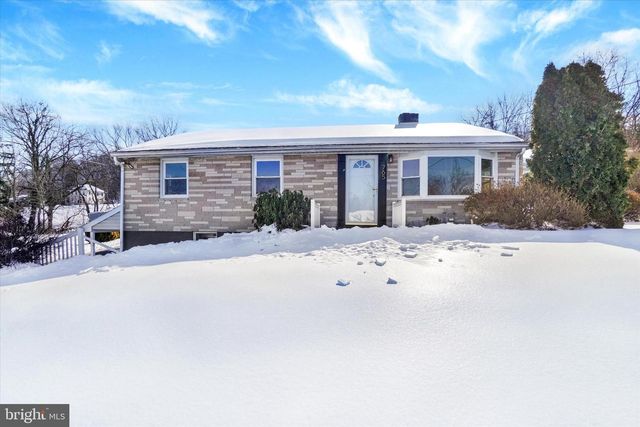 765 MARKET ST, Mount Wolf, PA 17347