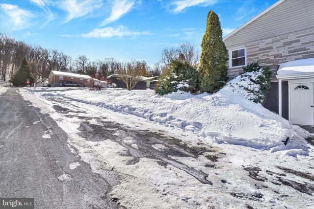 765 MARKET ST, Mount Wolf, PA 17347