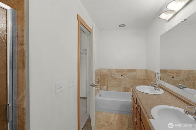 6604 198th Place SW, Lynnwood, WA 98036