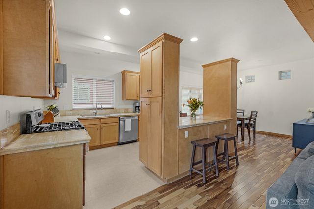 6604 198th Place SW, Lynnwood, WA 98036