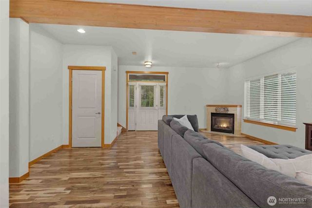 6604 198th Place SW, Lynnwood, WA 98036