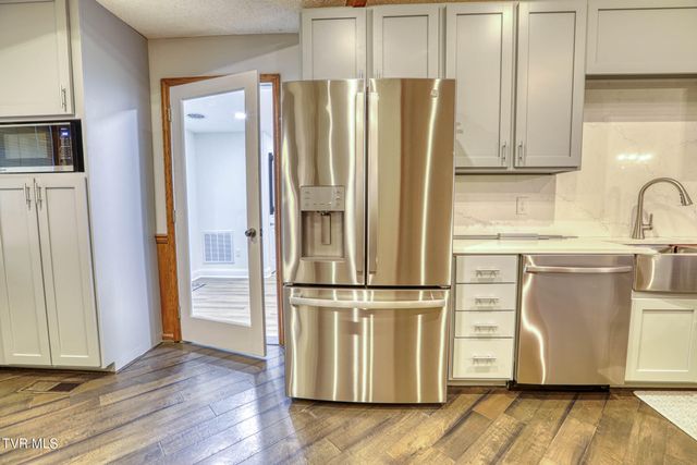 707 West Hlls Drive, Rogersville, TN 37857