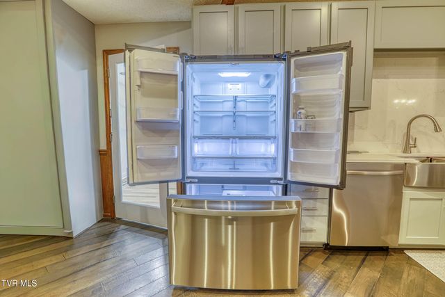 707 West Hlls Drive, Rogersville, TN 37857