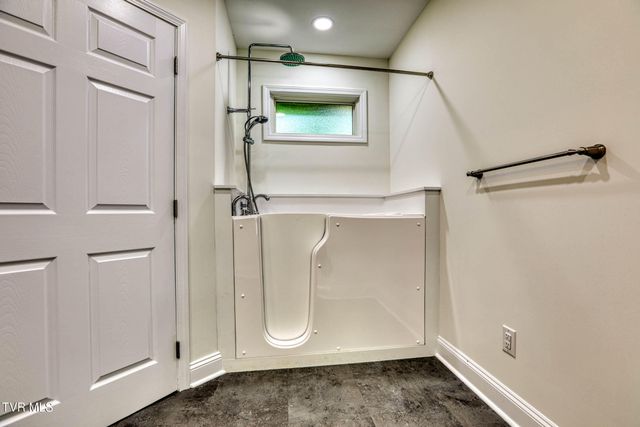 707 West Hlls Drive, Rogersville, TN 37857