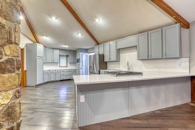 707 West Hlls Drive, Rogersville, TN 37857