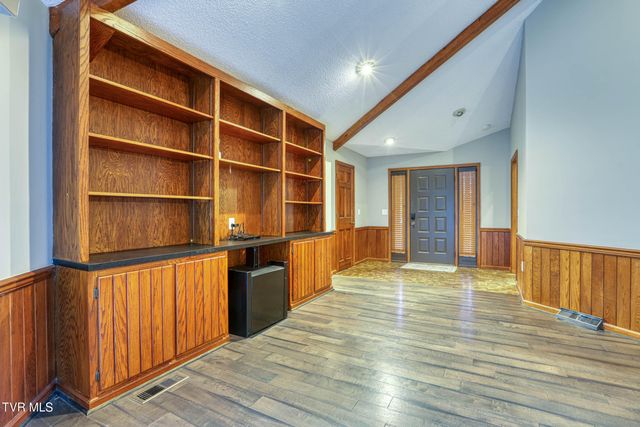 707 West Hlls Drive, Rogersville, TN 37857