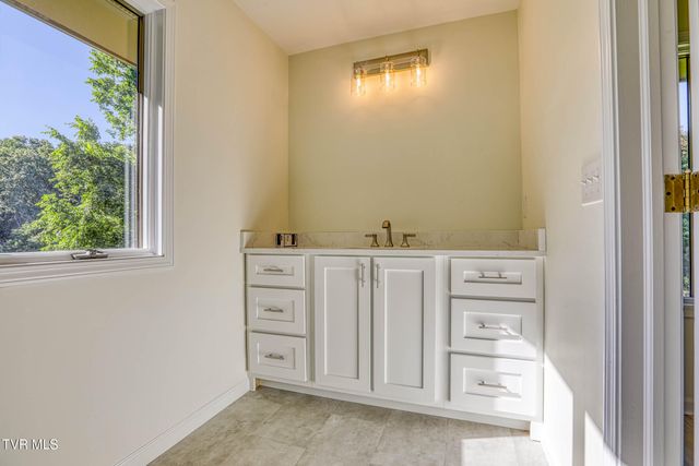 707 West Hlls Drive, Rogersville, TN 37857