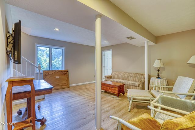 707 West Hlls Drive, Rogersville, TN 37857