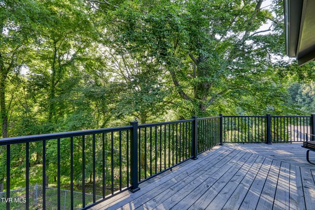 707 West Hlls Drive, Rogersville, TN 37857