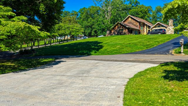 707 West Hlls Drive, Rogersville, TN 37857