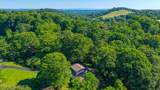 707 West Hlls Drive, Rogersville, TN 37857
