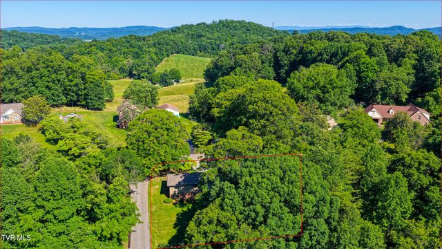 707 West Hlls Drive, Rogersville, TN 37857