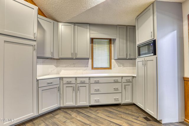 707 West Hlls Drive, Rogersville, TN 37857