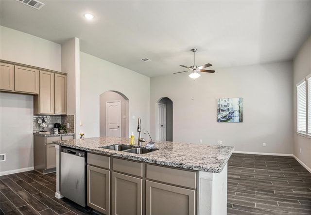 1866 Kenley Way, Alvin, TX 77511