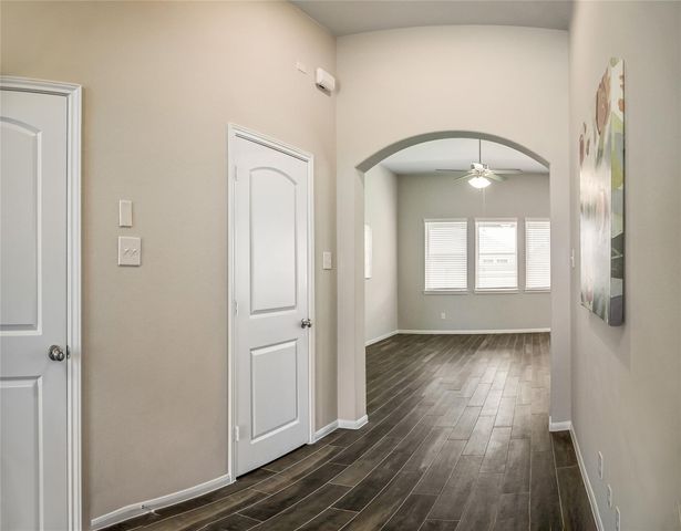 1866 Kenley Way, Alvin, TX 77511